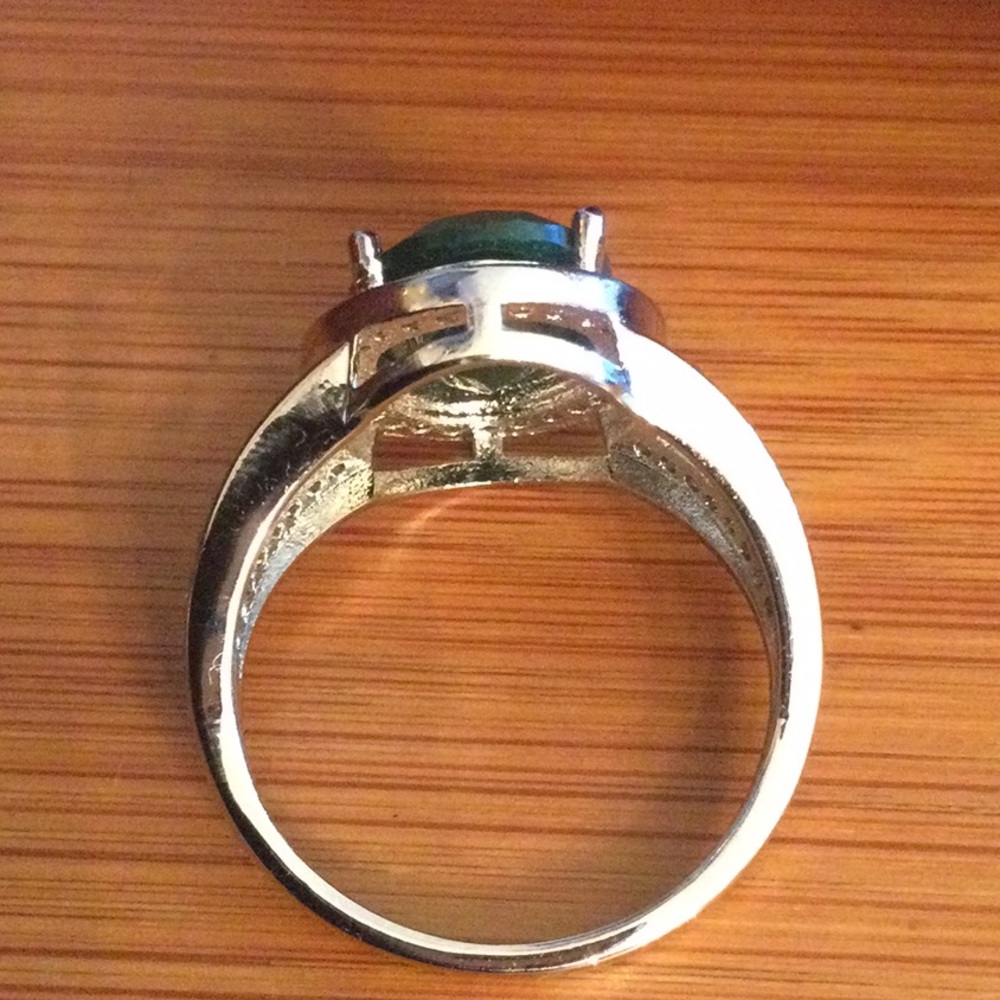 Genuine Emerald Ring - image 7